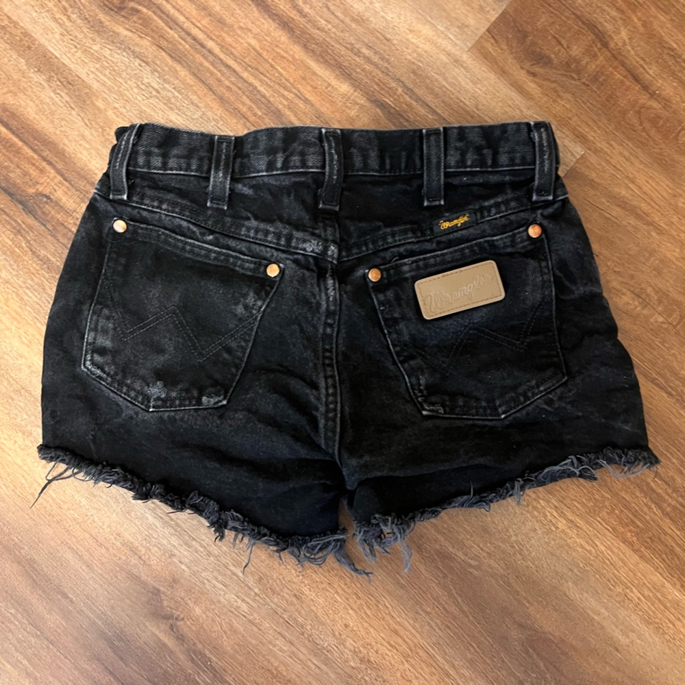 Classic Black Wrangler Shorts - Size 25